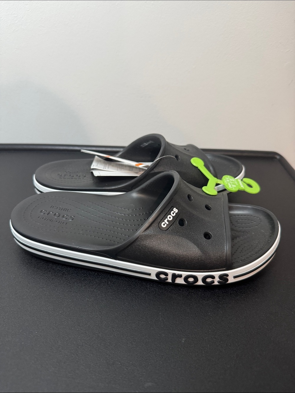 Crocs Bayaband Black Slide Sandals with White Trim Men’s 5 Women’s 7 New NWT